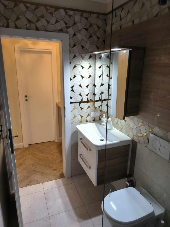Апартаменты Luxury Airport Retreat Клуж-Напока Экстерьер фото