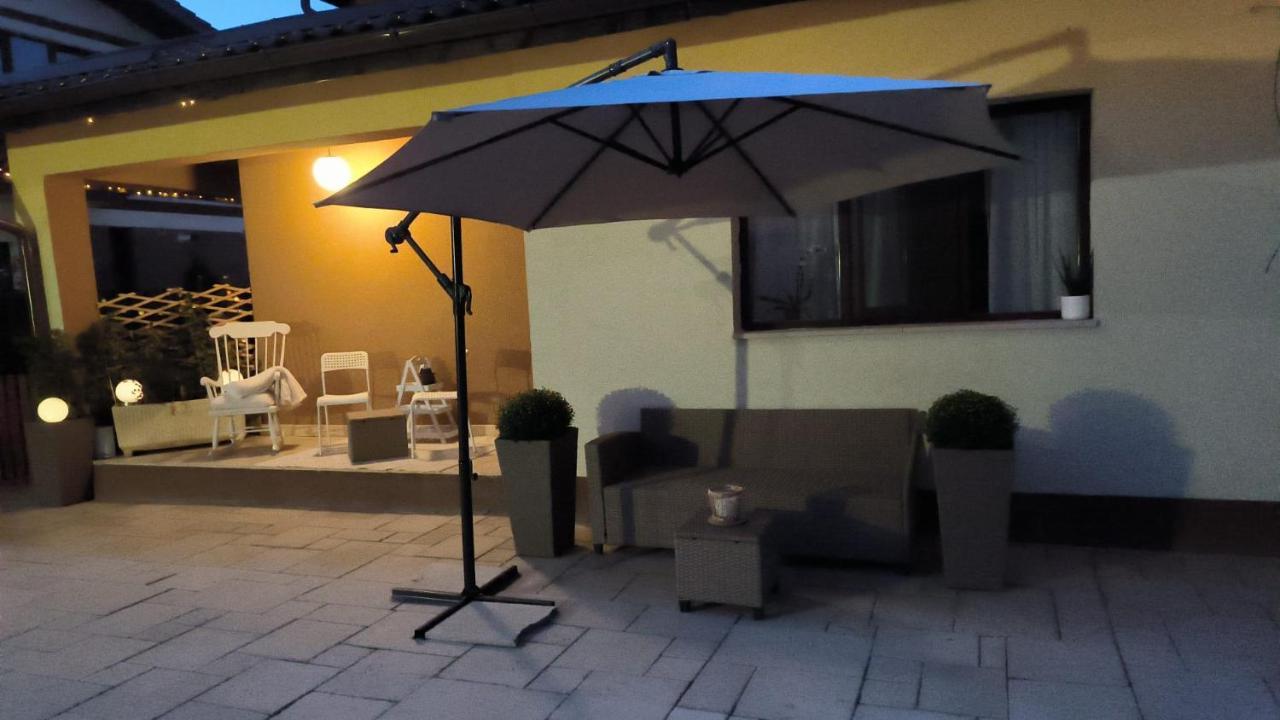 Апартаменты Luxury Airport Retreat Клуж-Напока Экстерьер фото